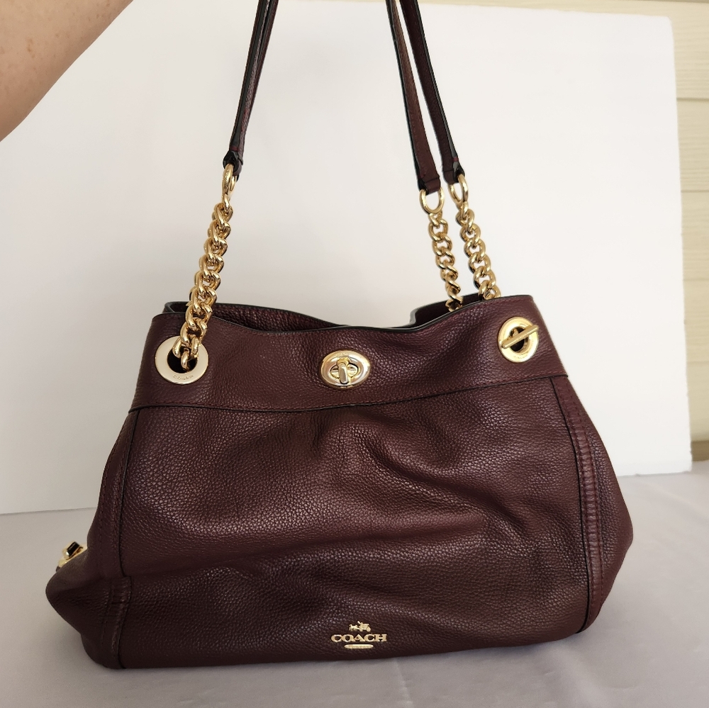 Coach Turnlock Edie Shoulder bag